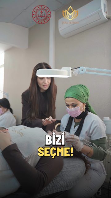 🚫 BİZİ SEÇME!
Eğer;
❌ Klasik ve sıkıştırılmış, yüzeysel bir eğitim istiyorsan,
❌ Sadece teoride kalıp saha tecrübesi kazanmak istemiyorsan,
❌ Canlı model üzerinde pratik yapmadan mezun olmak istiyorsan…
BİZİ SEÇME! 🛑
✨ Gerçek Bir Uzman Olmak İsteyenler Buraya!
Mira Akademi’de geleceğin güzellik uzmanlarını tam donanımlı yetiştiriyoruz! 3 aylık kapsamlı eğitim programımızda dev kampanya başladı:
🔥 3 EĞİTİM TEK FİYAT!
💅 Protez Tırnak
💆♀️ Güzellik Uzmanlığı
👁️ İpek Kirpik
🎁 Neden Mira Akademi?
Malzeme & Canlı Model Ücreti BİZDEN!
Uygulamalı ve pratik odaklı eğitim anlayışı.
MEB onaylı, mesleğe hazır uzmanlık eğitimi.
Geleceğinize yatırım yapın, mesleğinizde fark yaratın! 💎
📩 Detaylı bilgi ve sınırlı kontenjan avantajından yararlanmak için hemen MESAJ GÖNDER!